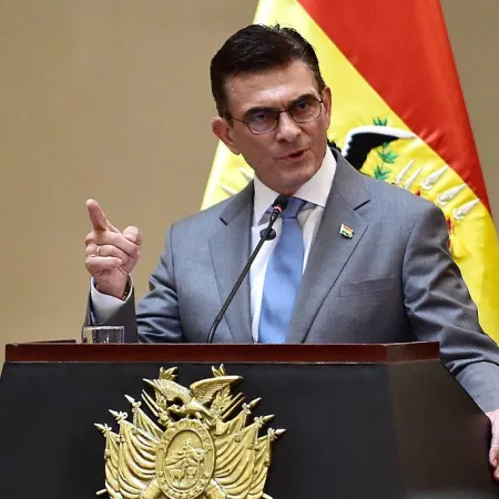 Bolivia reformula su presupuesto 2026 y admite un cuadro económico más frágil