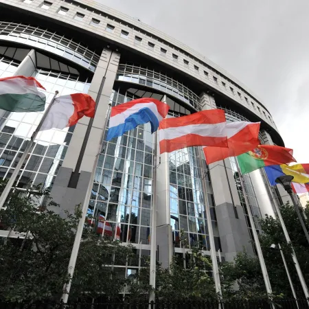 Grecia deja de ser la más endeudada y supera a Italia en la eurozona