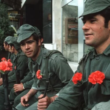 Revolución de los Claveles: cómo cayó la dictadura en Portugal
