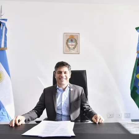 Kicillof, Gebel a lo Roberto Carlos y danza por las PASO: semana política mixta