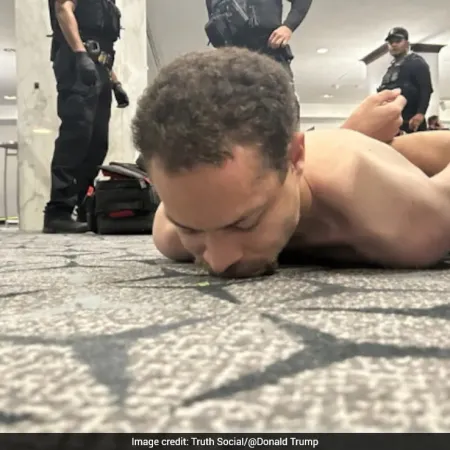 Quién es Cole Tomas Allen, el hombre señalado por el tiroteo que obligó a evacuar a Donald Trump