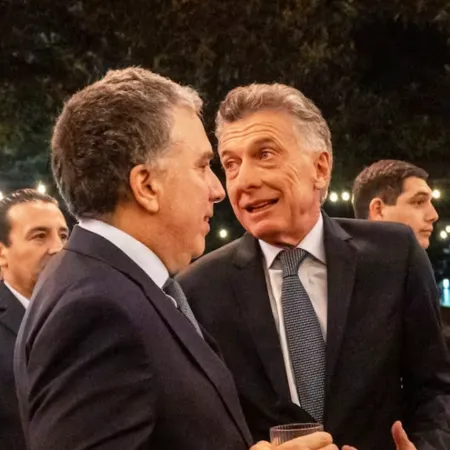 “Perdemos por 15 puntos”: el llamado de Macri a Dujovne que anticipó la derrota en las PASO