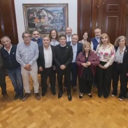 Kicillof reunió a gremios y provincias para frenar la reforma laboral del Gobierno