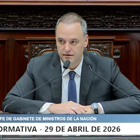 Milei y el empleo registrado: qué revela el informe de Adorni en Diputados