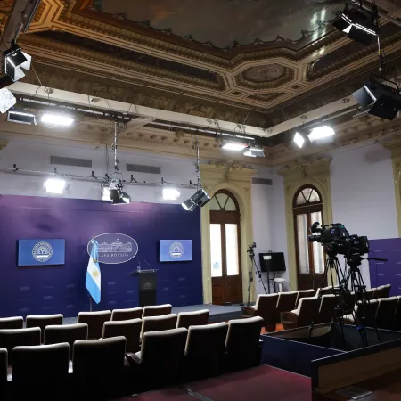 Una semana sin periodistas acreditados: crece la tensión en el Gobierno y los medios