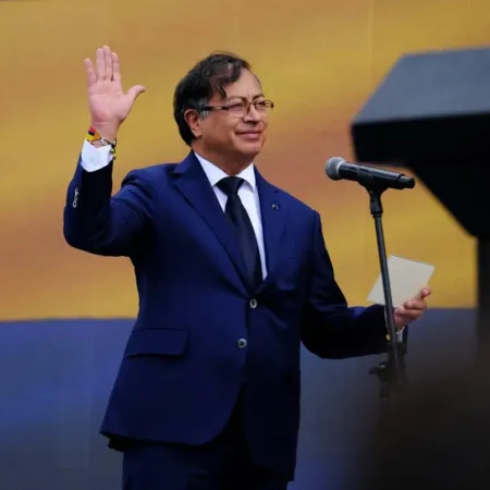 Gustavo Petro y el Banco de la República pactan una tasa de 11,25% en Colombia