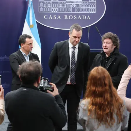 Vuelve Adorni y reabre la Casa Rosada: por qué el Gobierno dio marcha atrás
