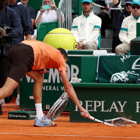 Medvedev, humillado en Montecarlo: doble 6-0 y furia con la raqueta