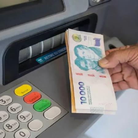 Quince extracciones en 25 minutos: la secuencia que el banco no frenó y terminó en condena