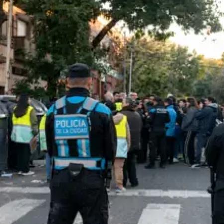 Megaoperativo en Villa Mitre: cuatro detenidos tras desalojar casas usurpadas por décadas