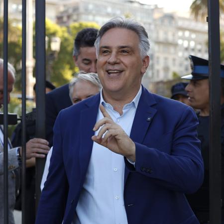 Llaryora activa una rebelión en Córdoba: por qué intendentes van contra PAMI