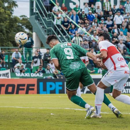 San Miguel le ganó al líder Morón y el clásico del Oeste le puso color al campeonato