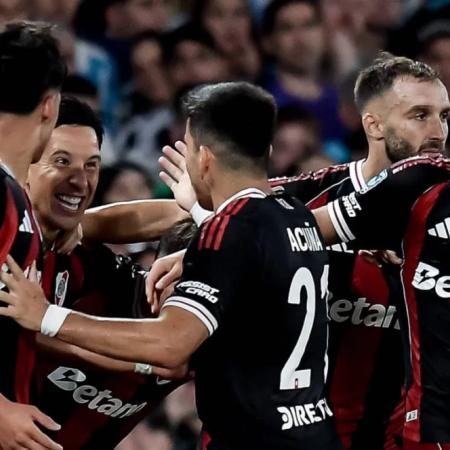 River le ganó 2-0 a Racing en Avellaneda y sigue firme en el Torneo Apertura