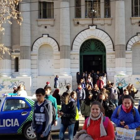 La Plata: identifican a 30 menores por actos intimidatorios en escuelas
