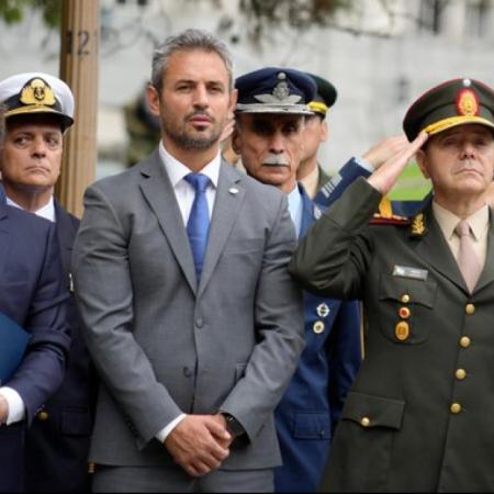 Menem promete un Congreso picante y Adorni llega con 4.500 preguntas