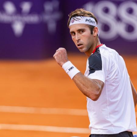 Tomás Etcheverry, a todo o nada contra Alcaraz en Montecarlo