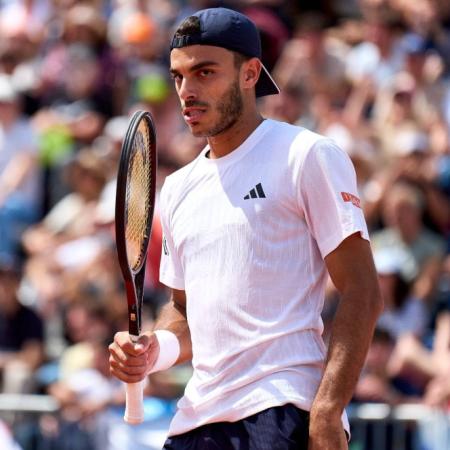 Cerúndolo le ganó a Darderi y se clasificó a octavos de final en Madrid