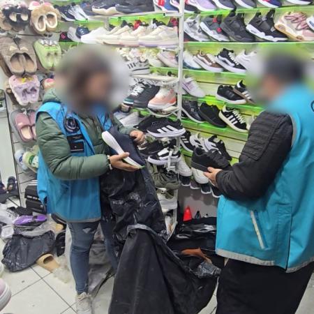 Zapatillas, termos y celulares truchos: golpe a la venta ilegal en CABA