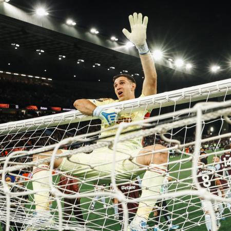 Aston Villa, a la final de la Europa League con el Dibu y Buendía como figuras