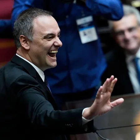 Adorni vuelve a hablar y el Gobierno construye su propia versión de los hechos
