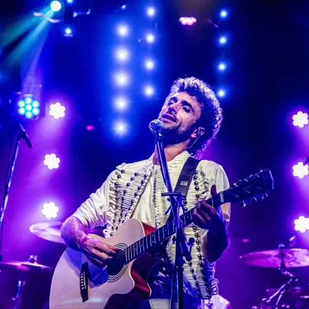 “Solo Cerati”: el homenaje a la etapa solista llega al Teatro Premier