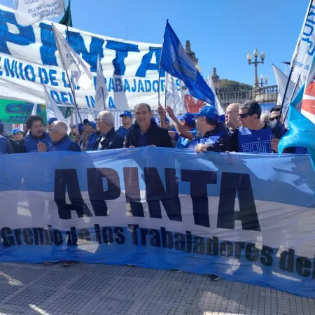 La semana del agro, entre Adorni, la motosierra en el INTA y una cosecha récord