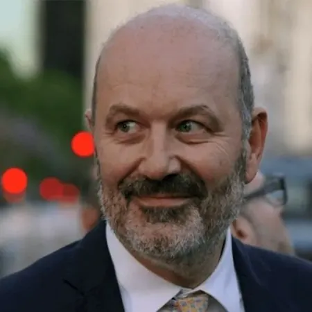 Sturzenegger defendió el rumbo económico de Milei y pidió quitar trabas a exportar