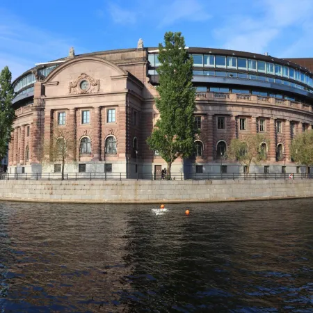 Suecia endurece la ciudadanía: más años, idioma y autosuficiencia