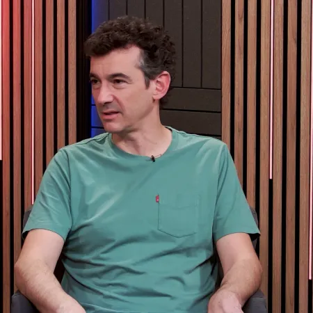 Julián Moreno advierte sobre cierres de pymes, caída del empleo y retroceso industrial