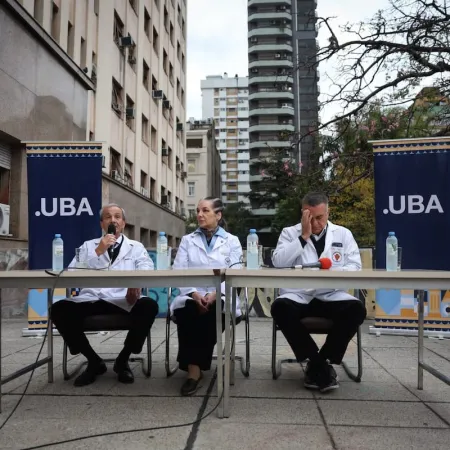 Hospitales de la UBA: el Gobierno asegura que los fondos están al día