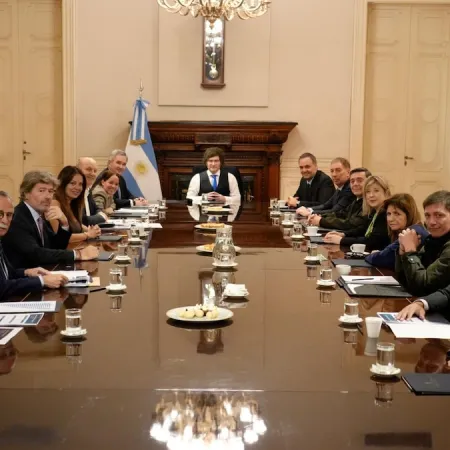 La reunión de Gabinete que armó Milei y puede definir el futuro de Adorni