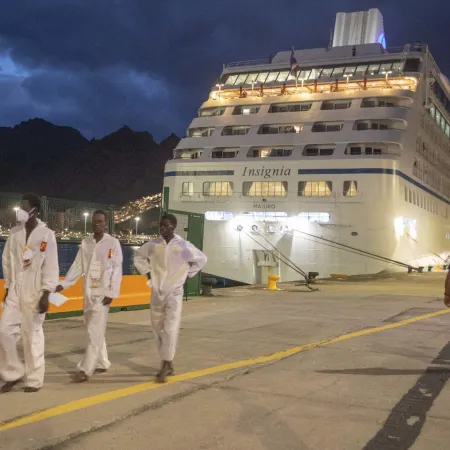 Finaliza la evacuación del crucero aislado por hantavirus en Tenerife