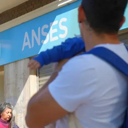 ANSES paga hoy: quiénes cobran jubilación, AUH y asignaciones este martes