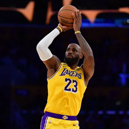 LeBron James puso en duda su futuro en la NBA tras el barrido de los Thunder