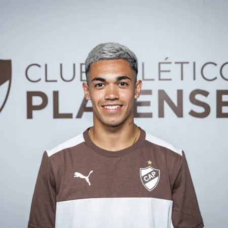 El gesto del jugador de Platense Juan Gauto para ayudar a familias de Santa Cruz