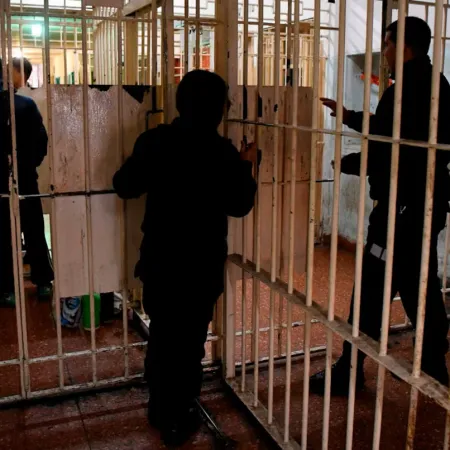Más de 12 mil presos y 5 mil esperando cupo: el colapso complica a las cárceles