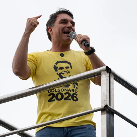 Jim Caviezel y Bolsonaro: el film que sacude a Brasil en 2026