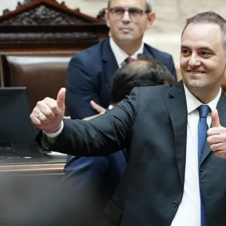 Más sátira en redes: el video de Adorni que agranda la tensión con el oficialismo