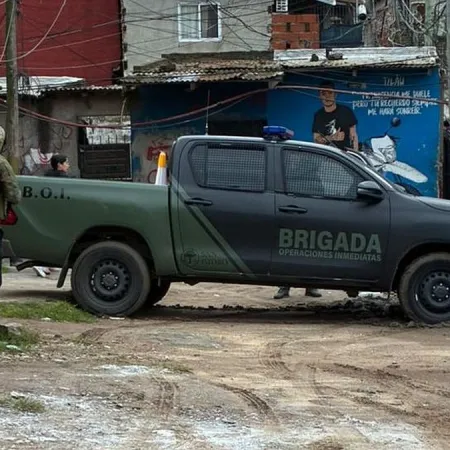 Entraban sin aviso y cambiaban de recorrido: el operativo que golpeó a las bandas de La Cava