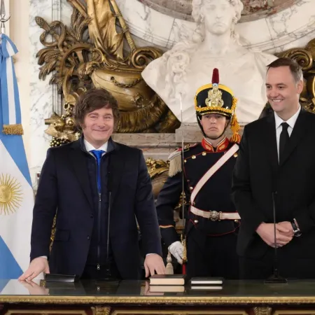 Cómo la presentación patrimonial de Adorni busca cerrar una crisis política