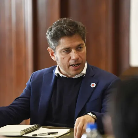 Bolsillo estatal en rojo: Kicillof enfrenta presión por una suba urgente