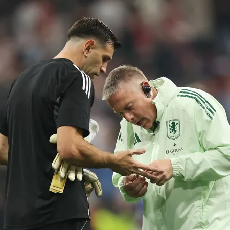 Emiliano "Dibu" Martínez sufrió una fractura: ¿llega al Mundial?