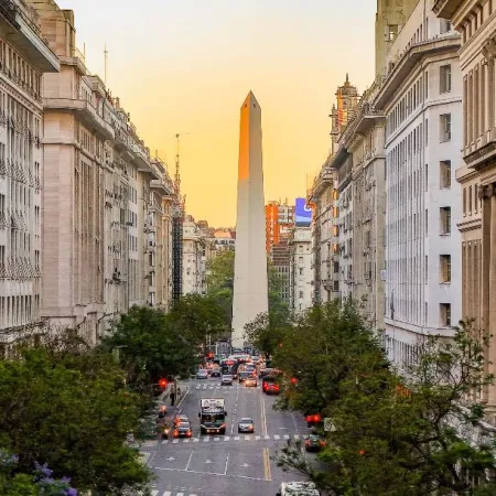 Fraude, dolor y corrupción: el turbio contexto que recibió al Obelisco