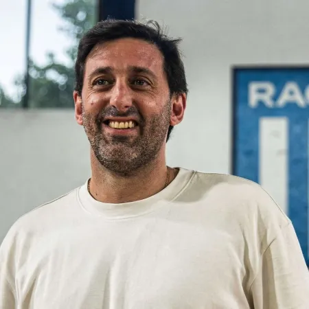Milito piensa en Crespo, Nico Diez y Barros Schelotto para suceder a Costas