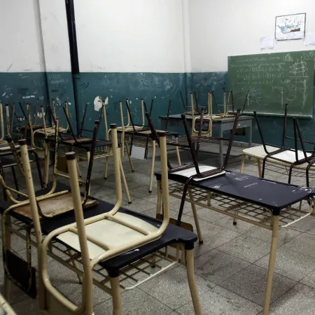 Paros en educación, bancos y transporte: la jugada del peronismo en Diputados
