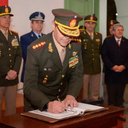 Jubilaciones, juicios y préstamos militares: Presti movió otra ficha en Defensa