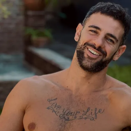 Las imágenes hot de Juanchi Busilachi, el argentino en el que Ricky Martin puso los ojos