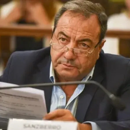 Un senador peronista de Entre Ríos impulsa un registro oficial de ovnis y desató sorpresa