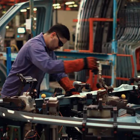 Industria otra vez en retroceso: qué sectores llegan más débiles al invierno