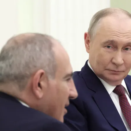 Putin aprieta a Armenia antes de las urnas